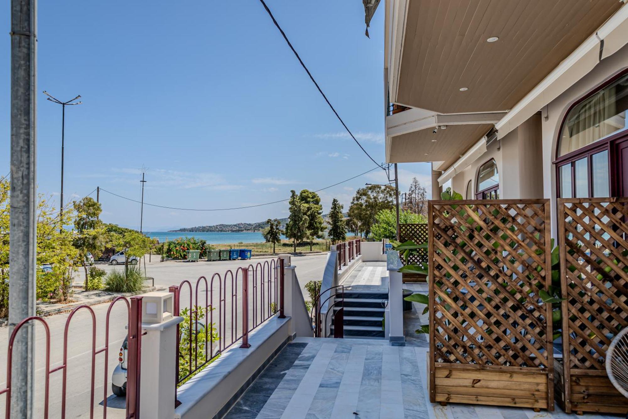 Take Me Here With A Sea View By Salt Apartments Volos Exteriör bild